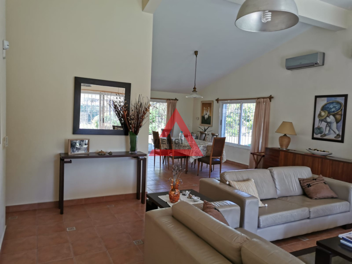Casa ID.244 - Casa en venta en Punta del este de 4 dormitorios , Playa mansa