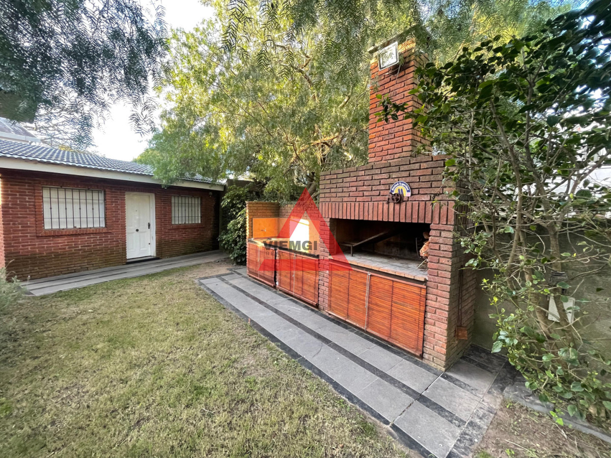 Casa ID.244 - Casa en venta en Punta del este de 4 dormitorios , Playa mansa