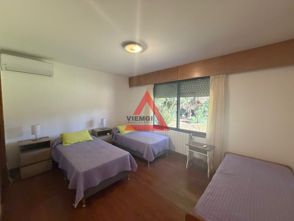 Casa ID.238 - Casa en Alquiler anual U$D 5500 Punta del este 3 dormitorios San Rafael , Parrillero , Piscina 