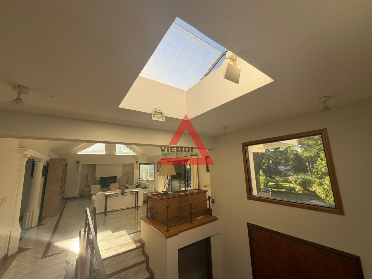 Casa ID.238 - Casa en Alquiler anual U$D 5500 Punta del este 3 dormitorios San Rafael , Parrillero , Piscina 