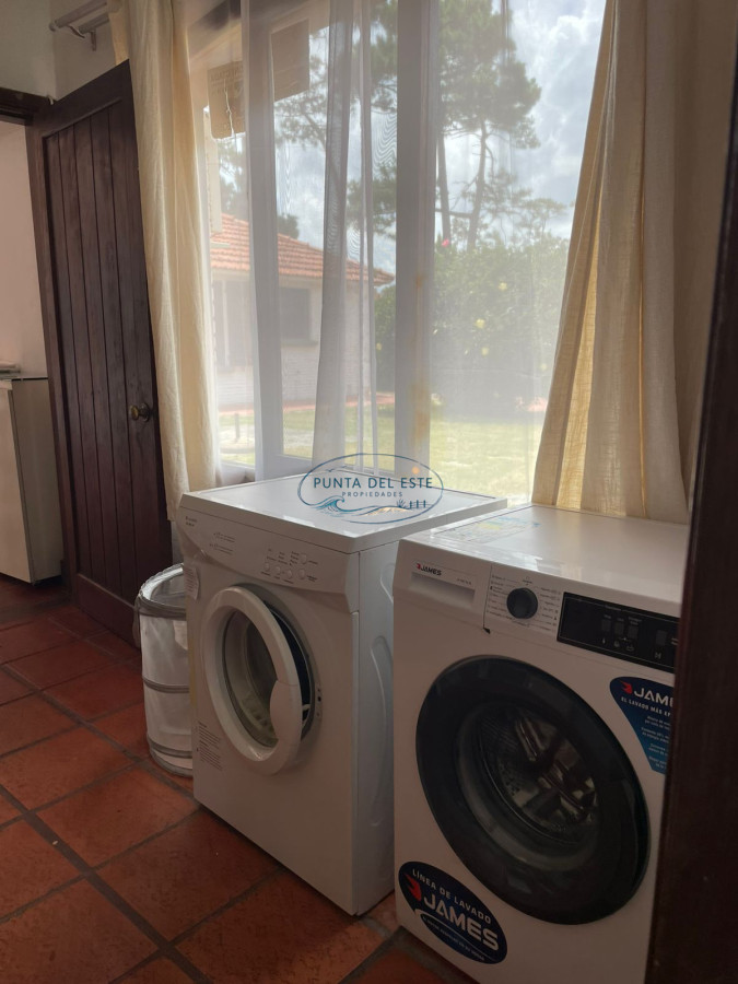 Casa ID.33 - Casa en alquiler de 4 dormitorios de temporada en Punta del este , Playa mansa 