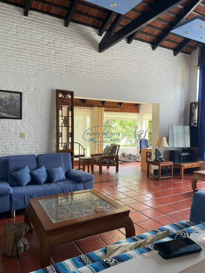 Casa ID.33 - Casa en alquiler de 4 dormitorios de temporada en Punta del este , Playa mansa 