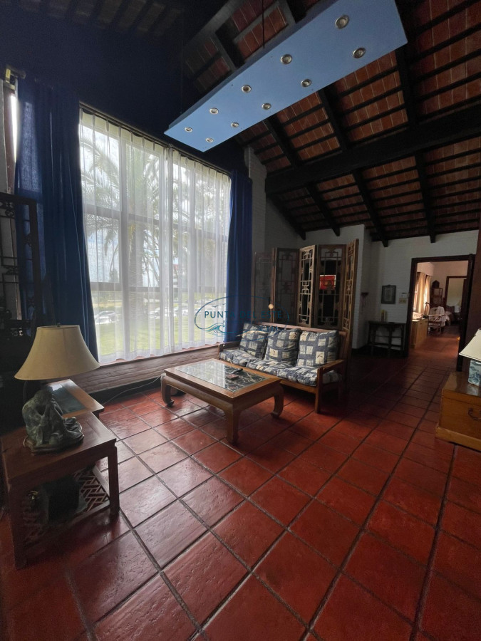 Casa ID.33 - Casa en alquiler de 4 dormitorios de temporada en Punta del este , Playa mansa 