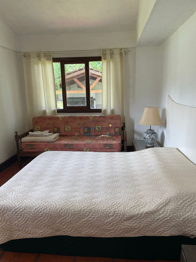 Casa ID.33 - Casa en alquiler de 4 dormitorios de temporada en Punta del este , Playa mansa 
