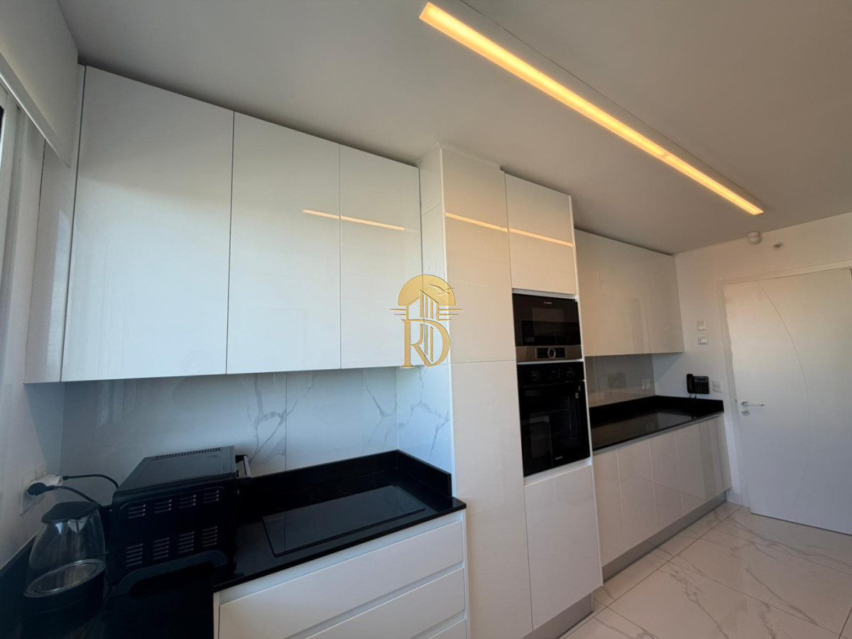Apartamento en Venta de 3 dormitorios en Paramount , Punta del este -id-821-26