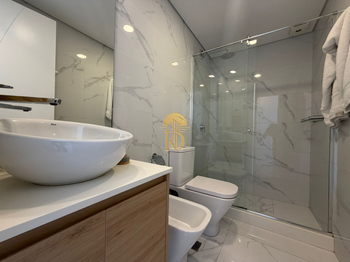 Apartamento en Venta de 3 dormitorios en Paramount , Punta del este -id-821-21