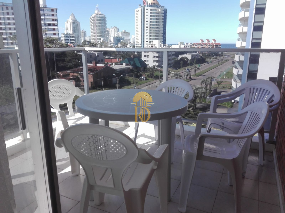 Apartamento en Venta de 2 dormitorios y medio en Punta del este , Playa Brava , Edificio Long Beach -id-818-5