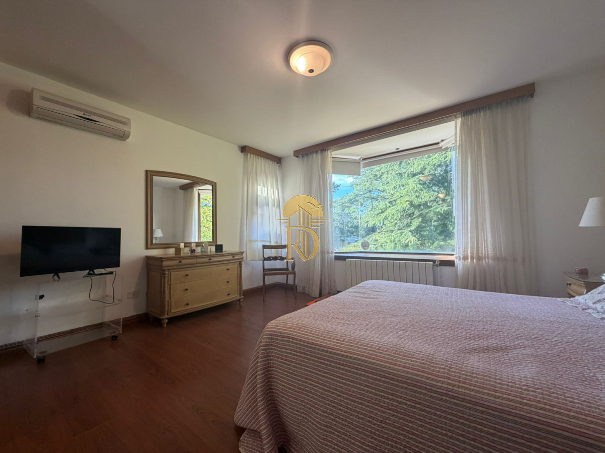 Casa en Alquiler anual U$D 4500 Punta del este 3 dormitorios San Rafael , Parrillero , Piscina -id-838-29