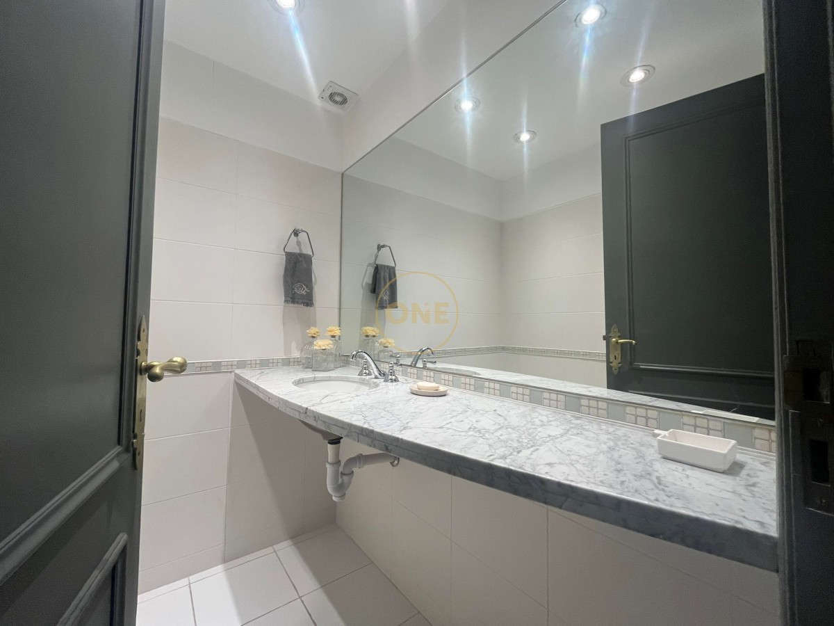 Casa ID.2062 - Casa en Alquiler de Temporada en Punta del este con gran capacidad  , a pasos de Playa Brava 