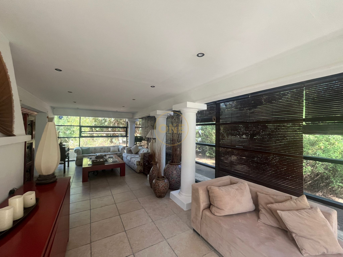 Casa ID.2062 - Casa en Alquiler de Temporada en Punta del este con gran capacidad  , a pasos de Playa Brava 