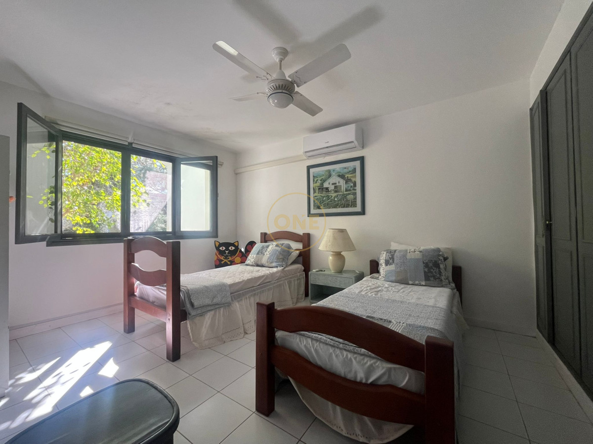 Casa ID.2062 - Casa en Alquiler de Temporada en Punta del este con gran capacidad  , a pasos de Playa Brava 