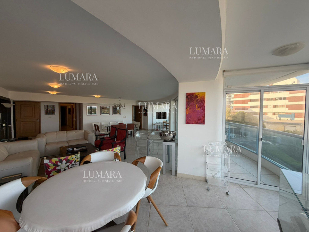 Apartamento ID.3084 - Apartamento en venta de 3 dormitorios en Punta del este , Playa brava , 