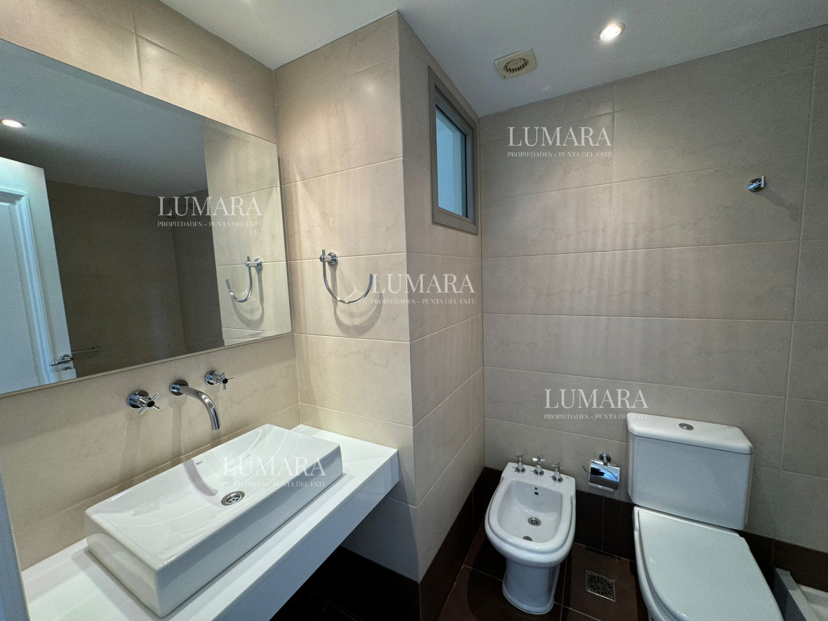 Apartamento ID.616 - Brava, 3 dormitorios y dependencia