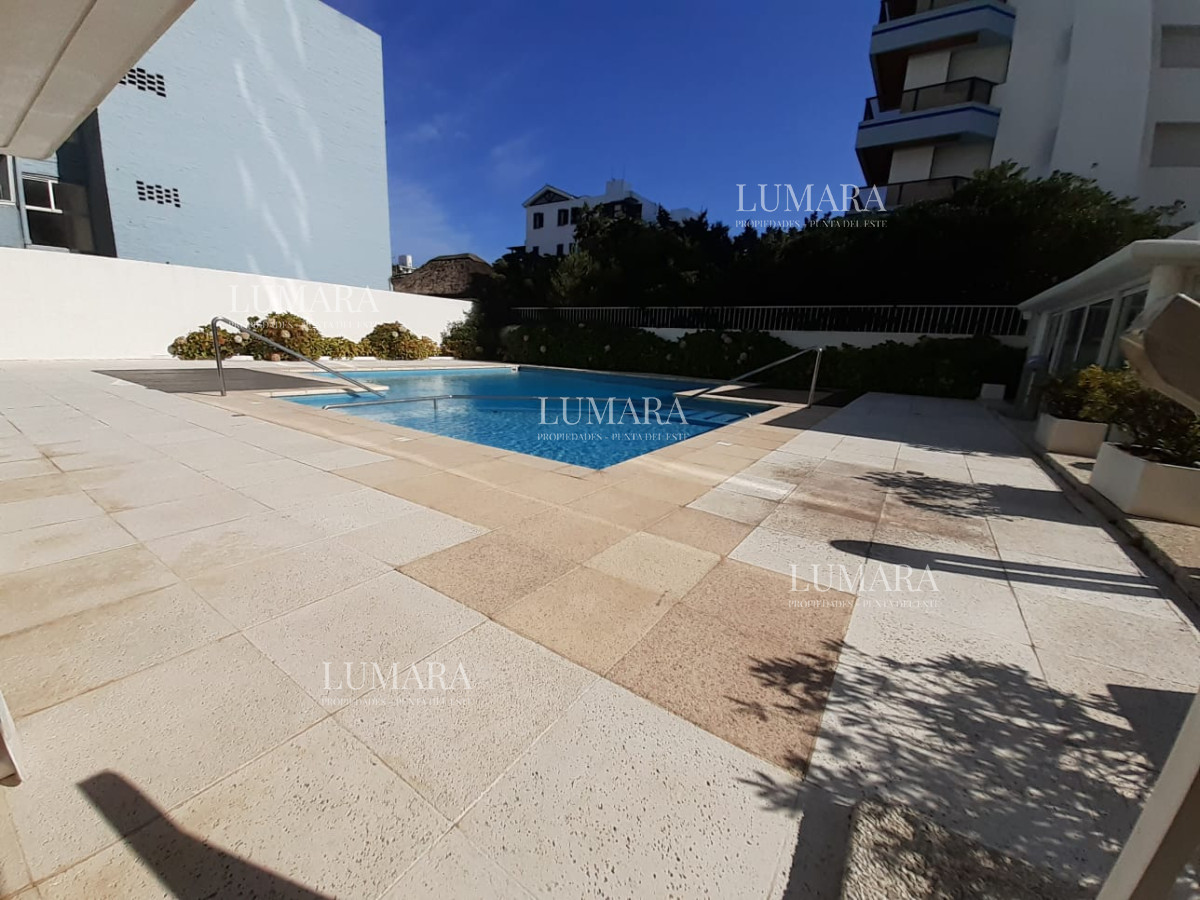 Apartamento ID.3084 - Apartamento en venta de 3 dormitorios en Punta del este , Playa brava , 