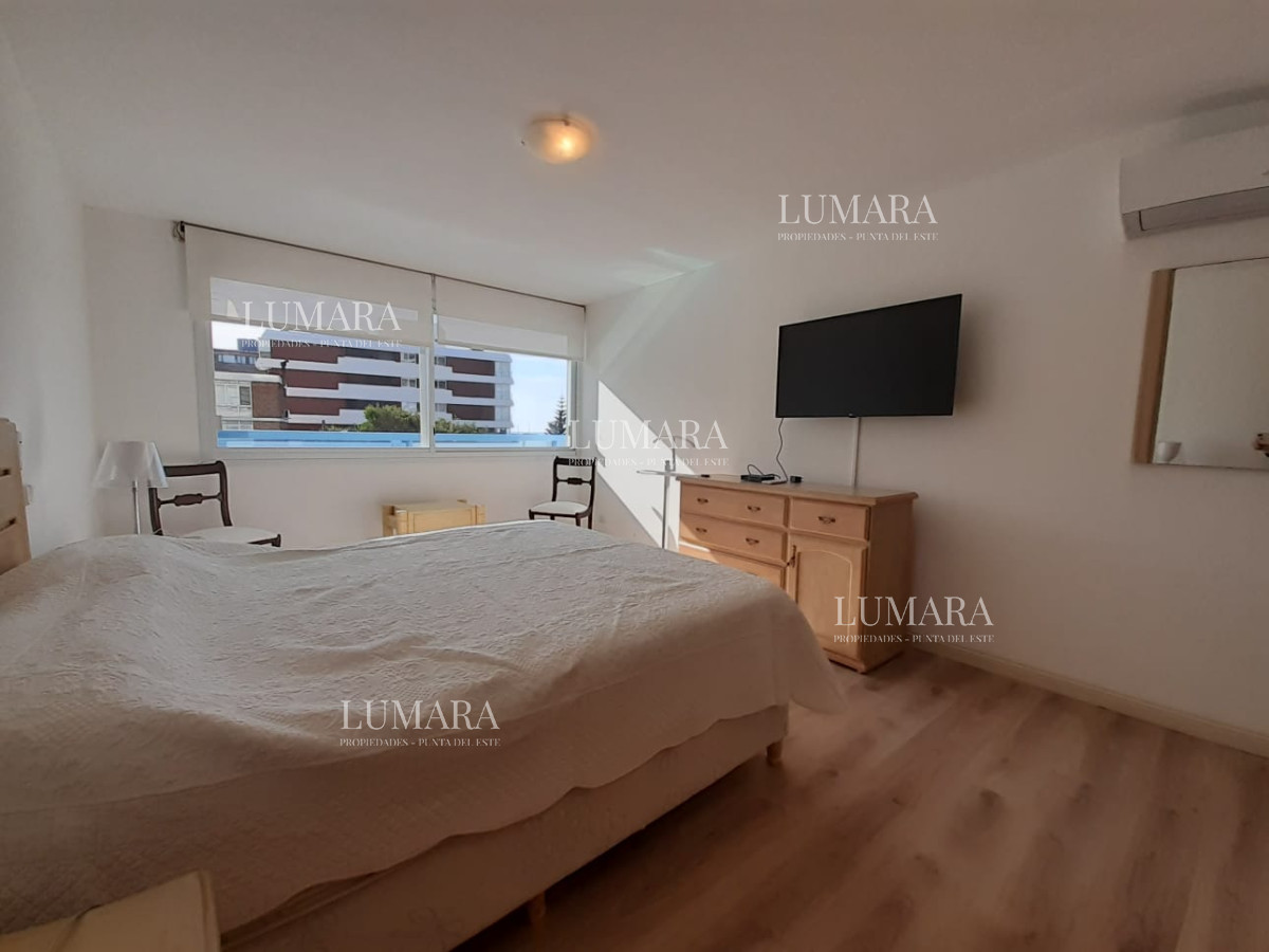 Apartamento ID.3084 - Apartamento en venta de 3 dormitorios en Punta del este , Playa brava , 