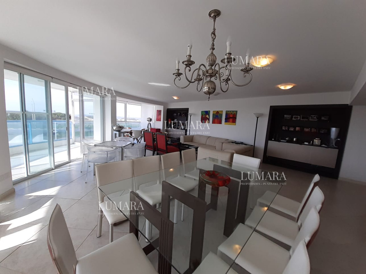 Apartamento ID.3084 - Apartamento en venta de 3 dormitorios en Punta del este , Playa brava , 