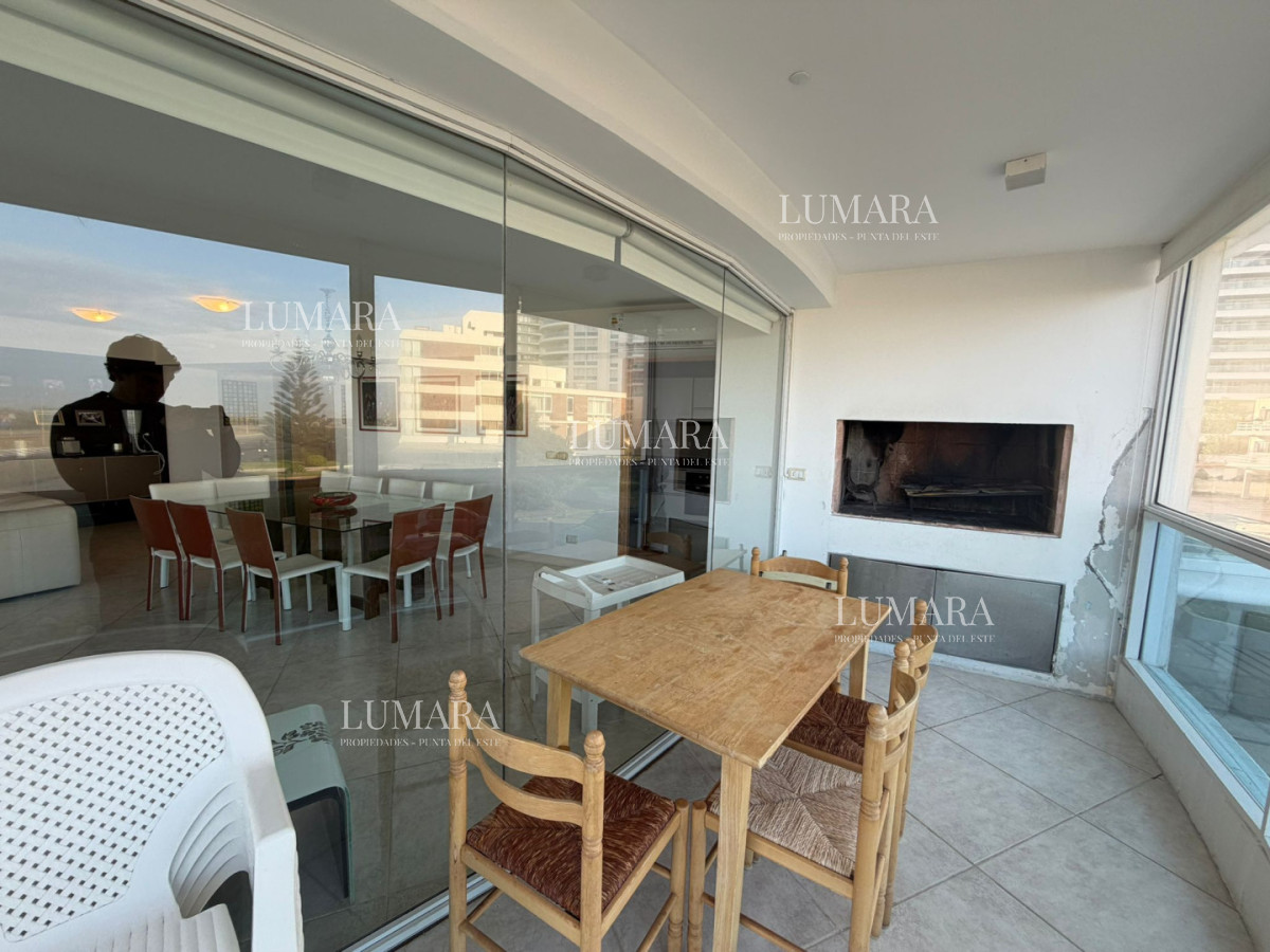Apartamento ID.3084 - Apartamento en venta de 3 dormitorios en Punta del este , Playa brava , 