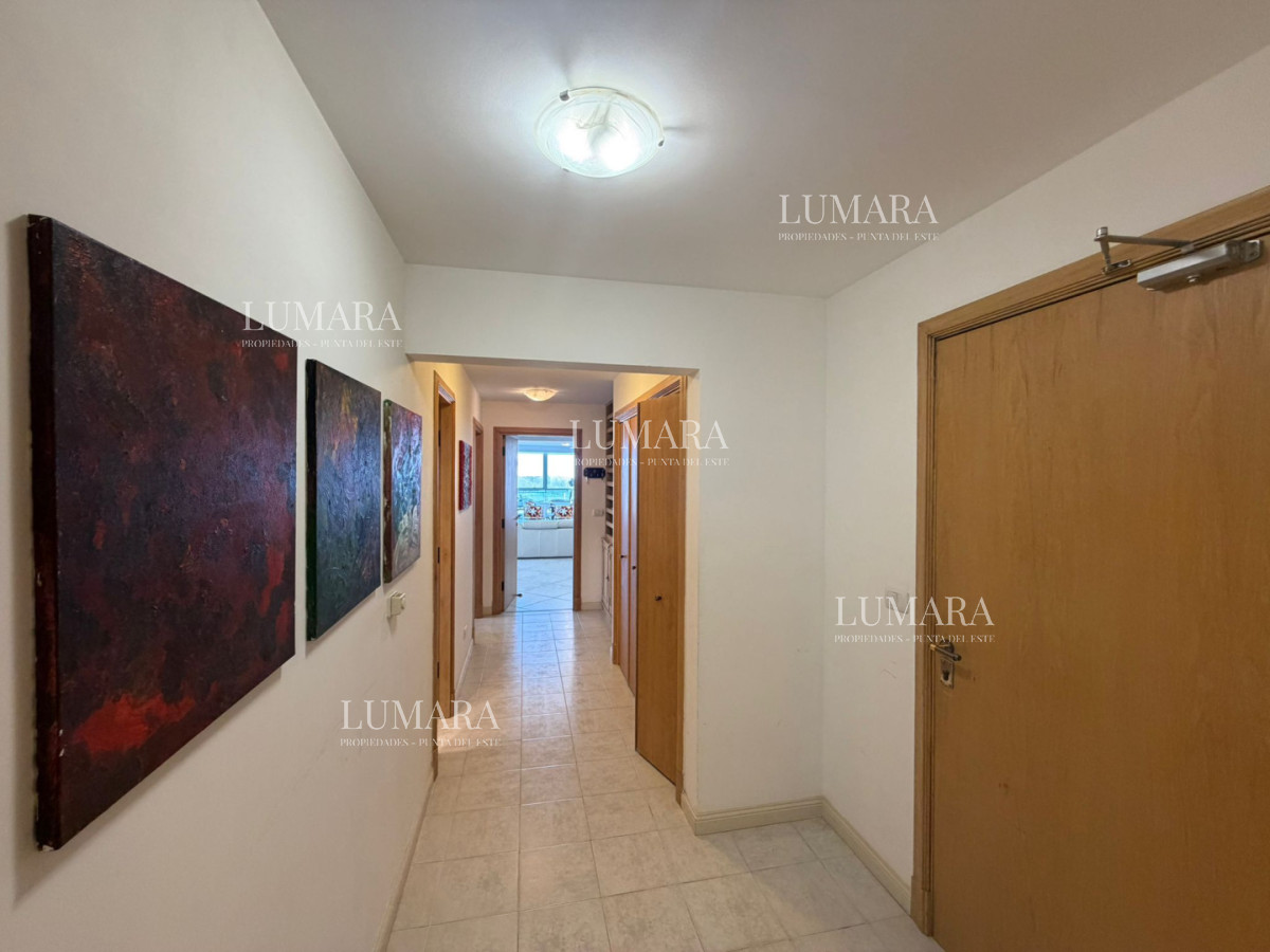 Apartamento ID.3084 - Apartamento en venta de 3 dormitorios en Punta del este , Playa brava , 