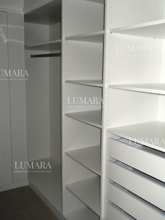 Apartamento ID.616 - Brava, 3 dormitorios y dependencia