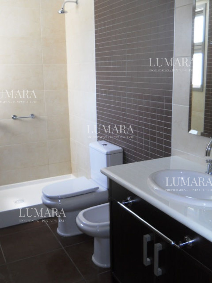 Apartamento ID.616 - Brava, 3 dormitorios y dependencia