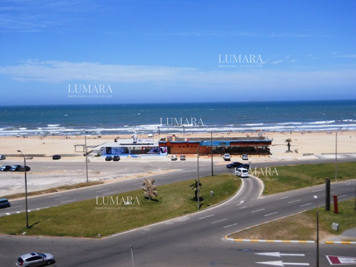 Apartamento ID.616 - Brava, 3 dormitorios y dependencia