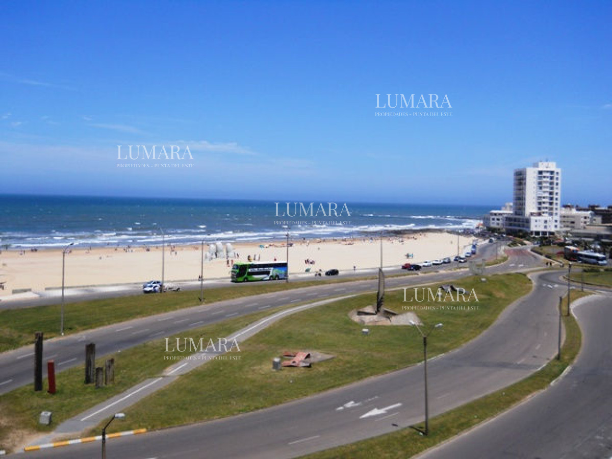 Apartamento ID.616 - Brava, 3 dormitorios y dependencia