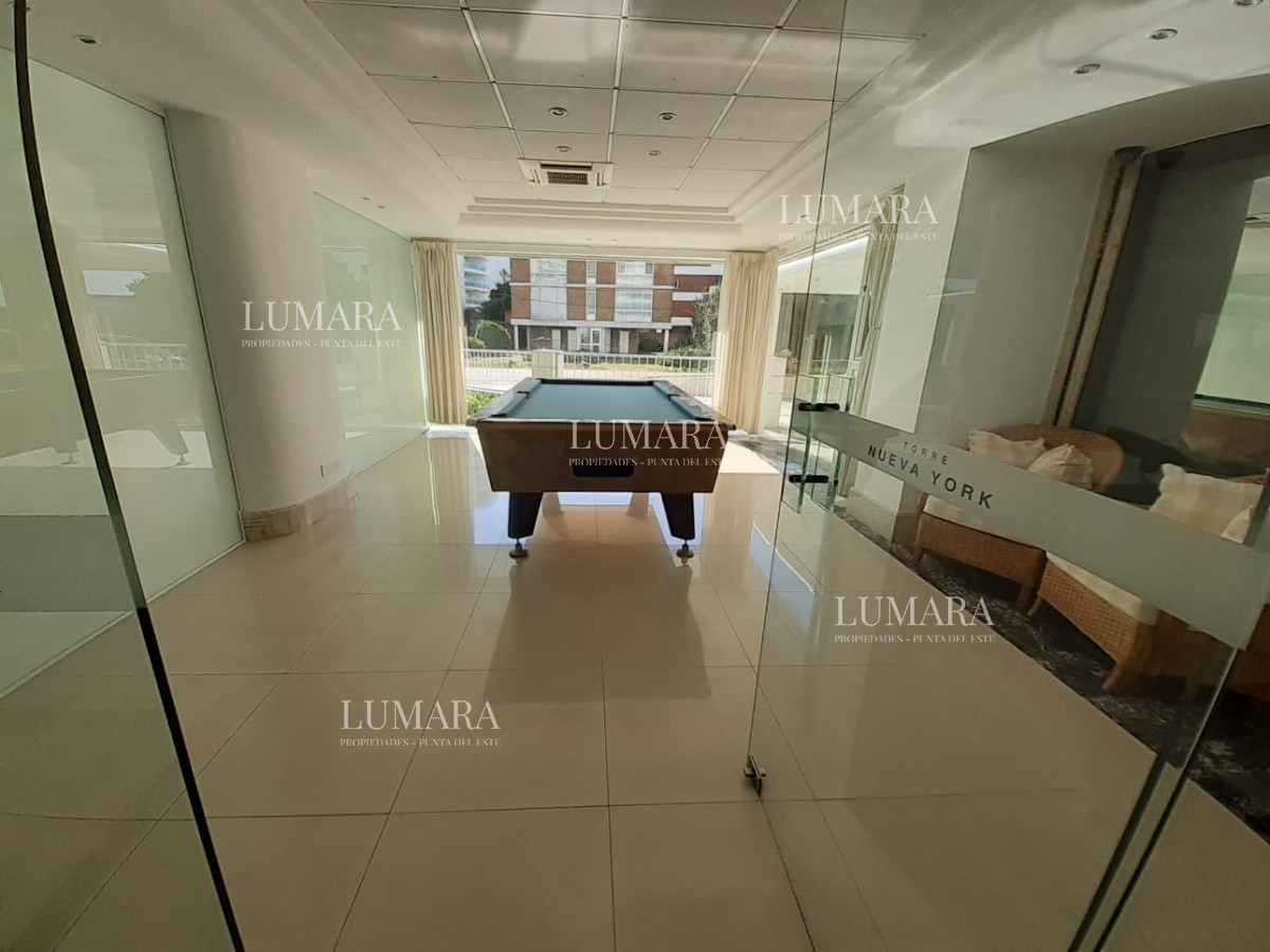 Apartamento ID.3084 - Apartamento en venta de 3 dormitorios en Punta del este , Playa brava , 