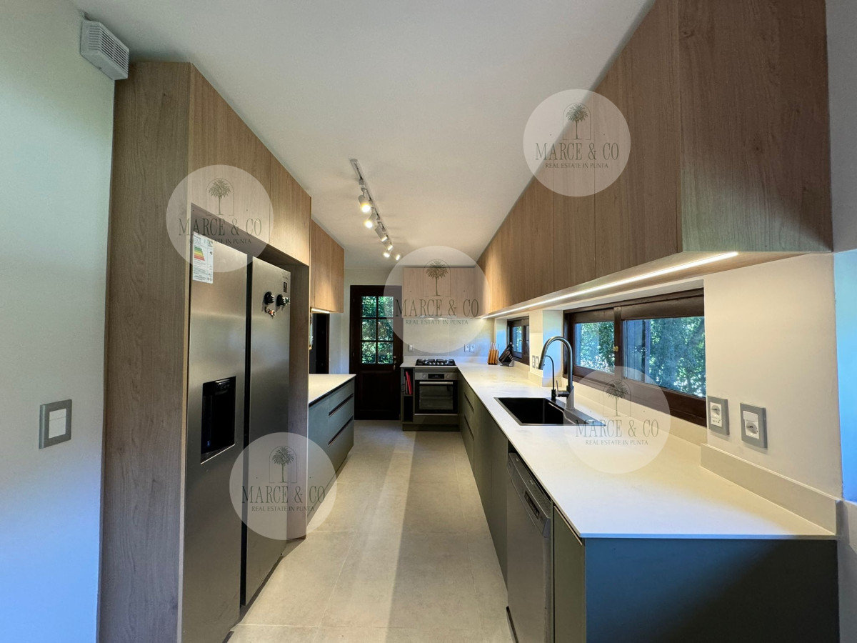 Casa ID.733 - ESPECTACULAR CASA EN LUGANO 5 DORMITORIOS 4 BAÑOS 