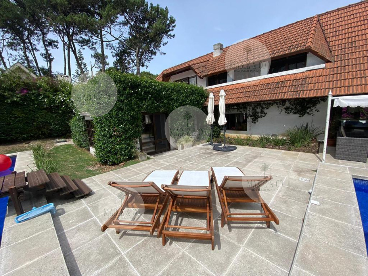 Casa ID.733 - ESPECTACULAR CASA EN LUGANO 5 DORMITORIOS 4 BAÑOS 