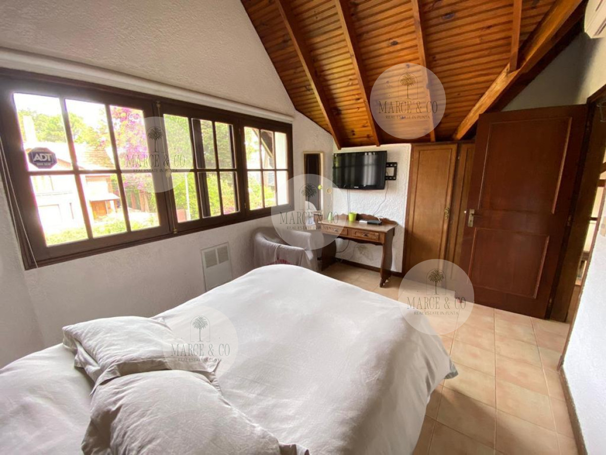 Casa ID.733 - ESPECTACULAR CASA EN LUGANO 5 DORMITORIOS 4 BAÑOS 