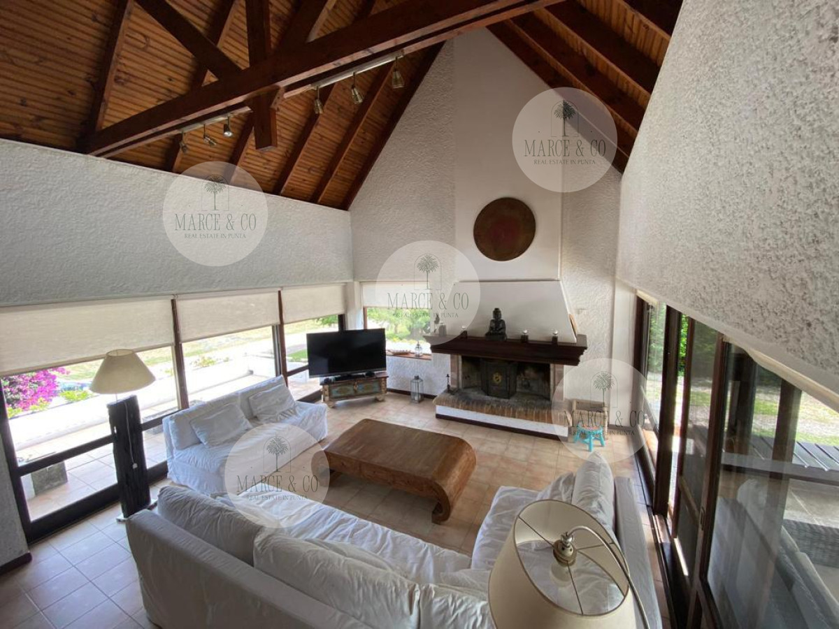 Casa ID.733 - ESPECTACULAR CASA EN LUGANO 5 DORMITORIOS 4 BAÑOS 