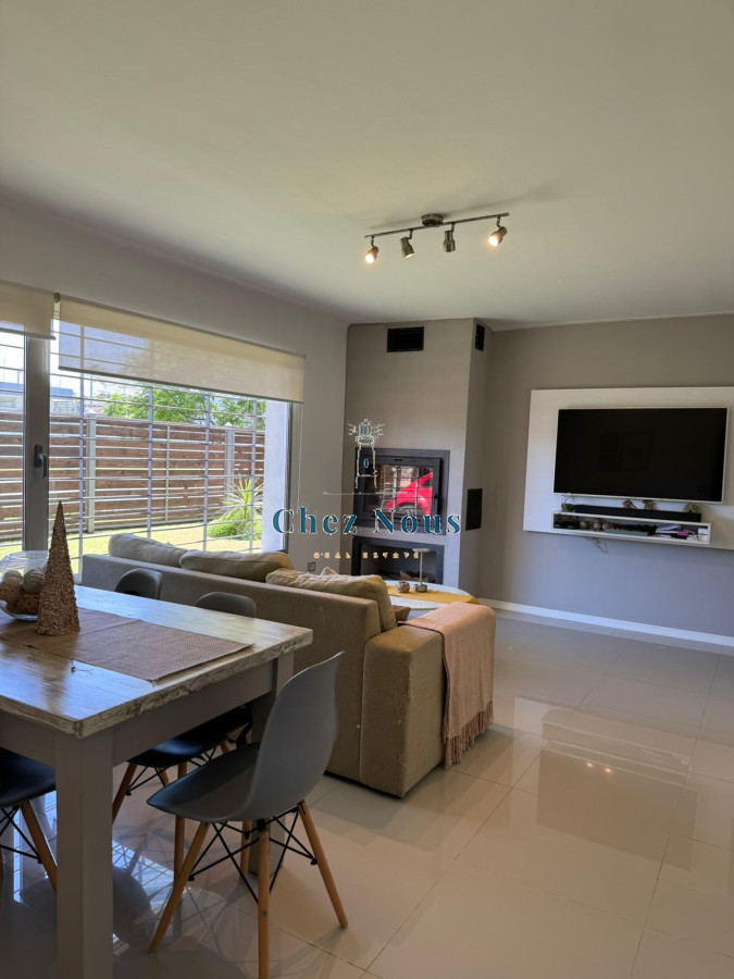 Casa ID.716 - Mansa a metros del mar