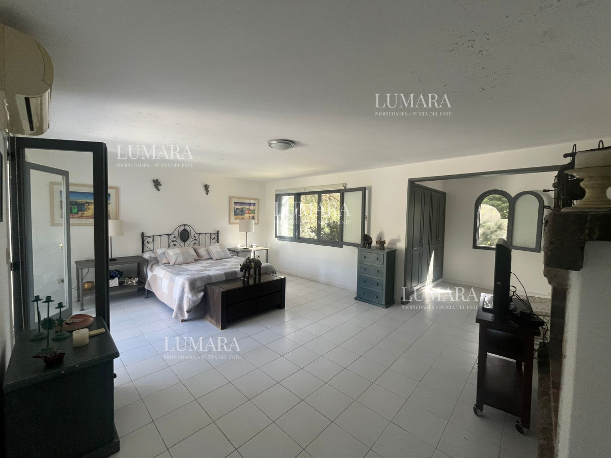 Casa ID.2899 - Casa en Alquiler de Temporada en Punta del este con gran capacidad  , a pasos de Playa Brava 