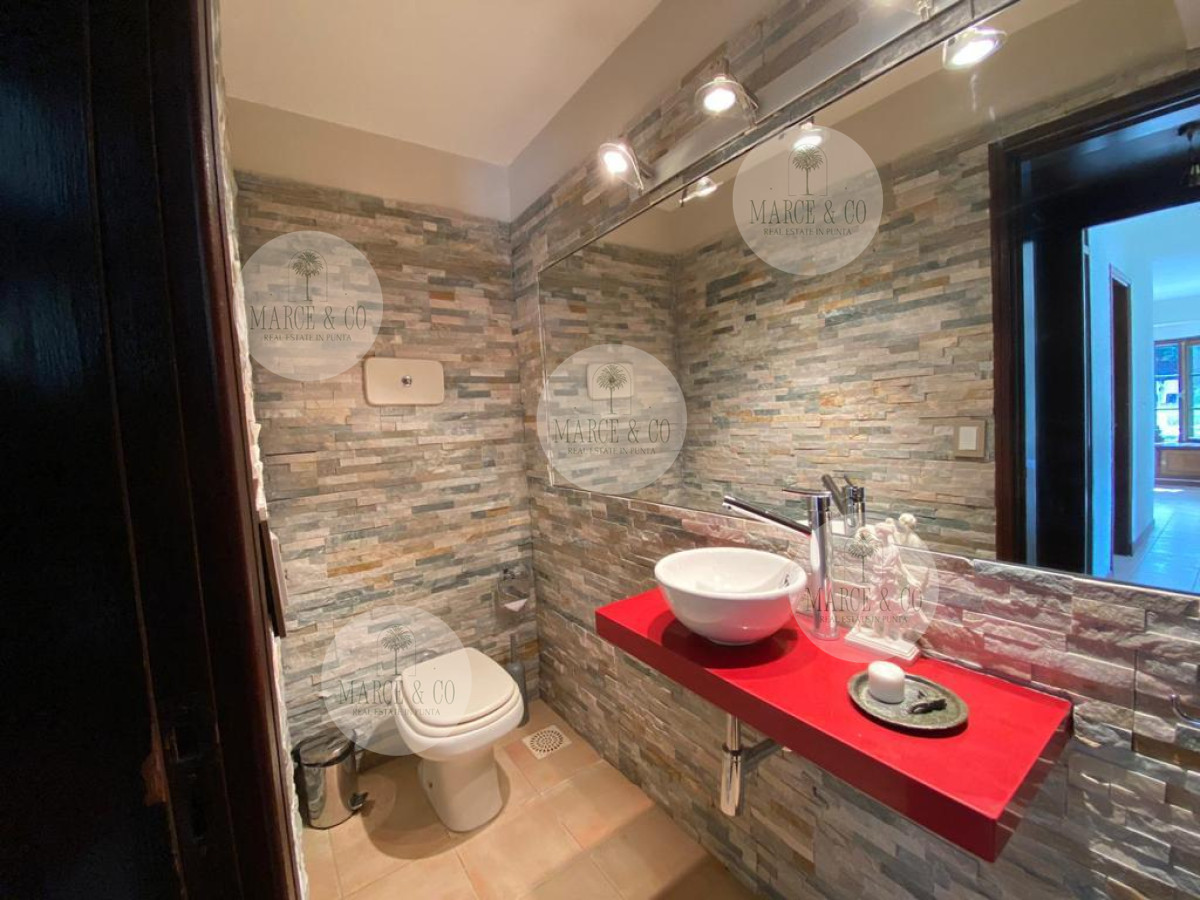 Casa ID.733 - ESPECTACULAR CASA EN LUGANO 5 DORMITORIOS 4 BAÑOS 