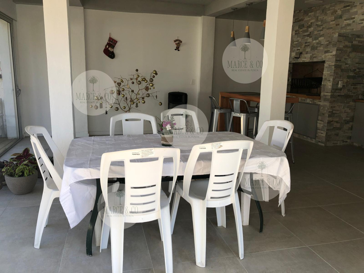 Casa ID.716 - Mansa a metros del mar