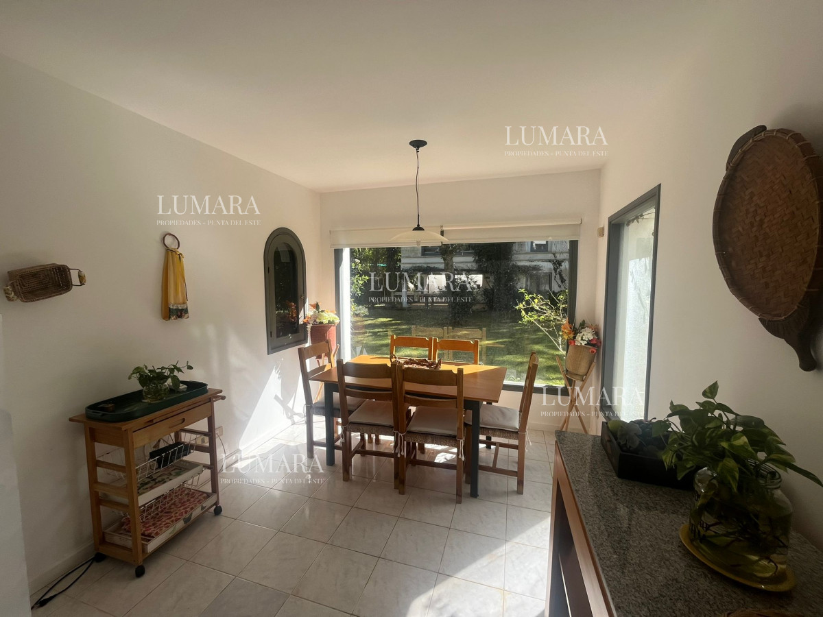 Casa ID.2899 - Casa en Alquiler de Temporada en Punta del este con gran capacidad  , a pasos de Playa Brava 