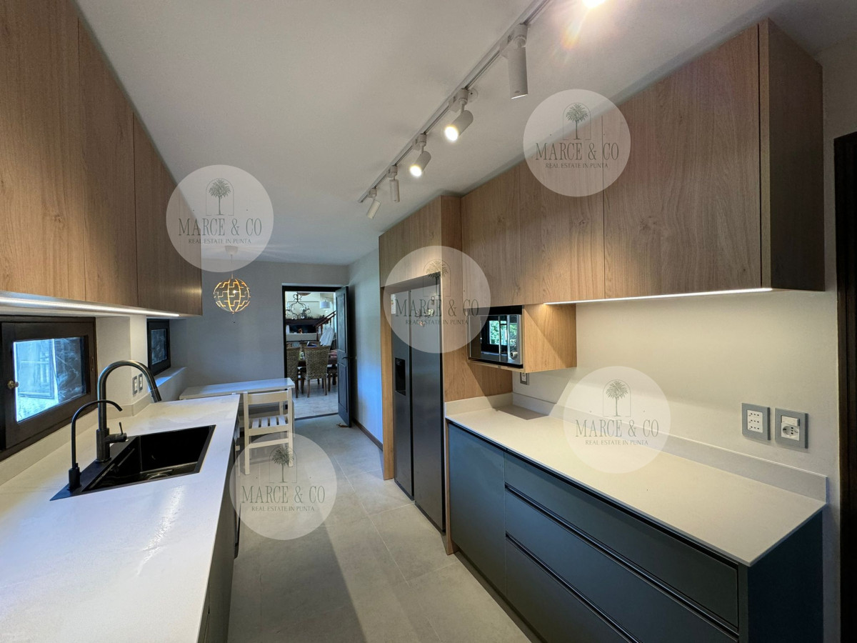 Casa ID.733 - ESPECTACULAR CASA EN LUGANO 5 DORMITORIOS 4 BAÑOS 