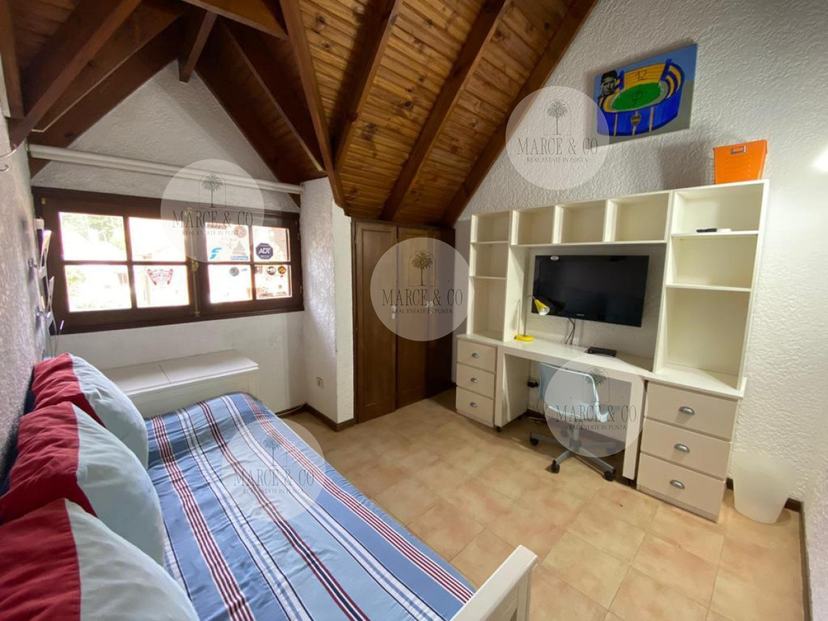 Casa ID.733 - ESPECTACULAR CASA EN LUGANO 5 DORMITORIOS 4 BAÑOS 