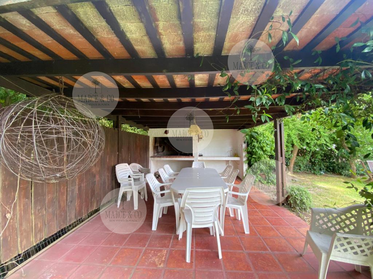 Casa ID.733 - ESPECTACULAR CASA EN LUGANO 5 DORMITORIOS 4 BAÑOS 