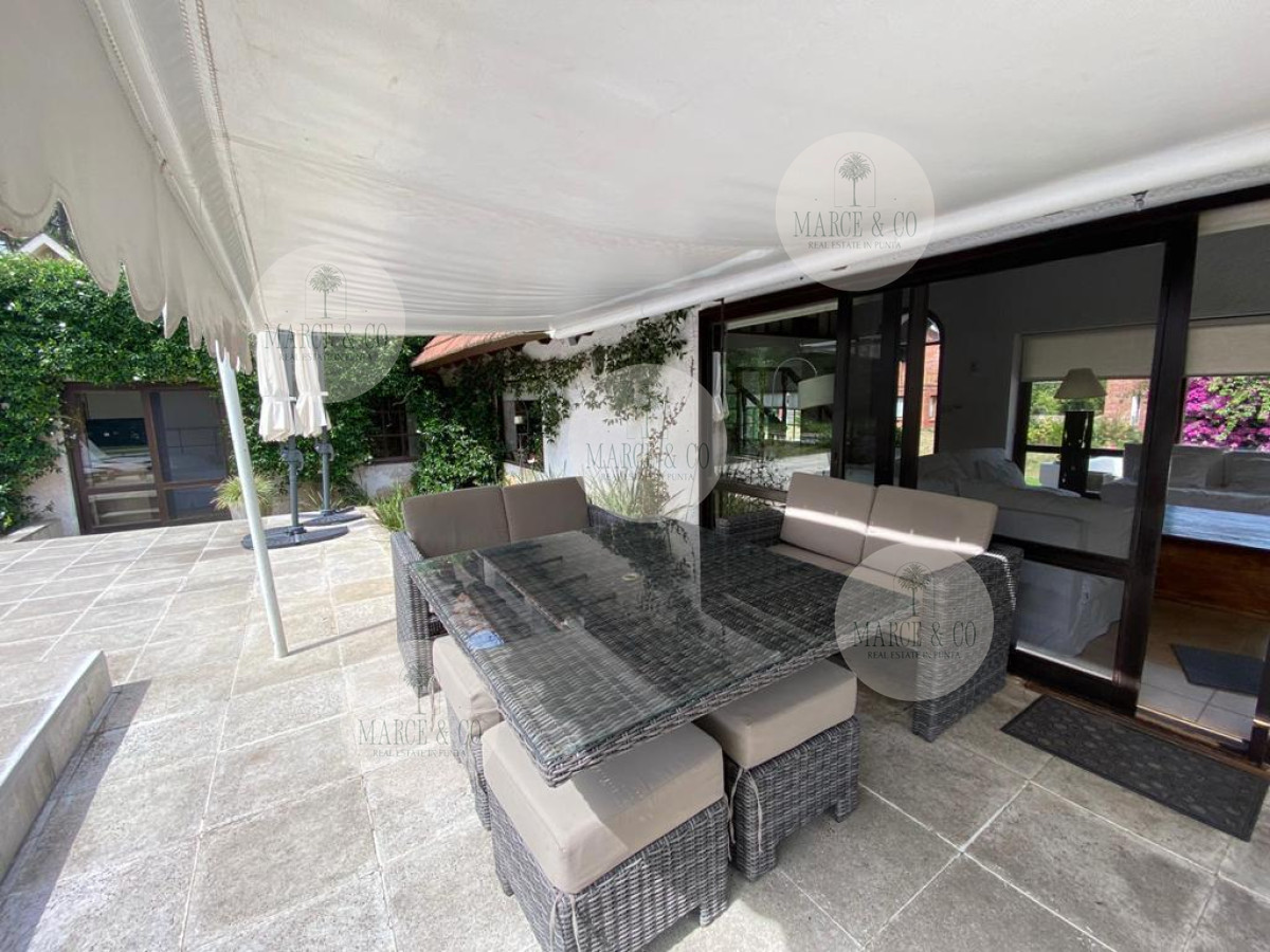 Casa ID.733 - ESPECTACULAR CASA EN LUGANO 5 DORMITORIOS 4 BAÑOS 