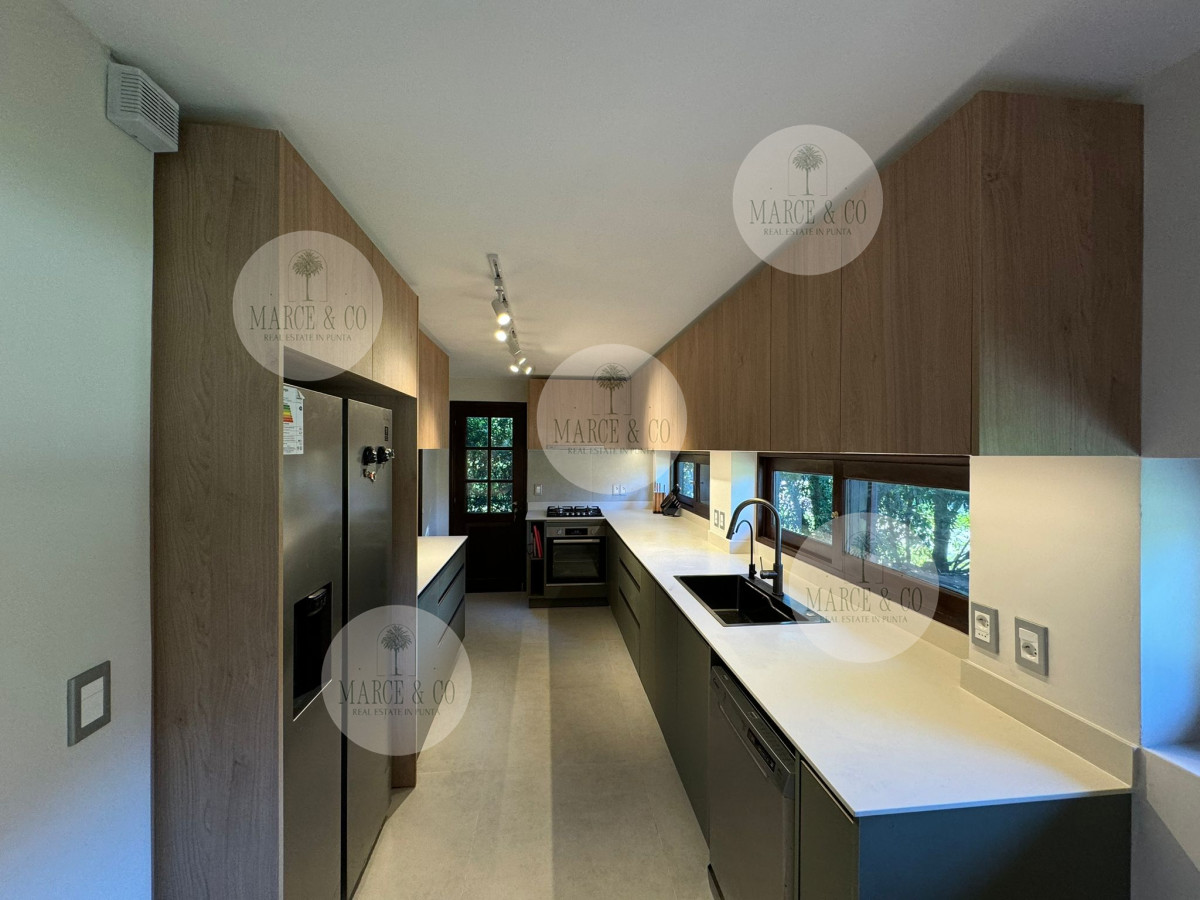 Casa ID.733 - ESPECTACULAR CASA EN LUGANO 5 DORMITORIOS 4 BAÑOS 