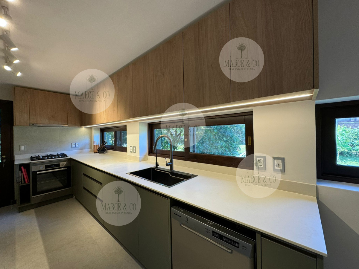 Casa ID.733 - ESPECTACULAR CASA EN LUGANO 5 DORMITORIOS 4 BAÑOS 
