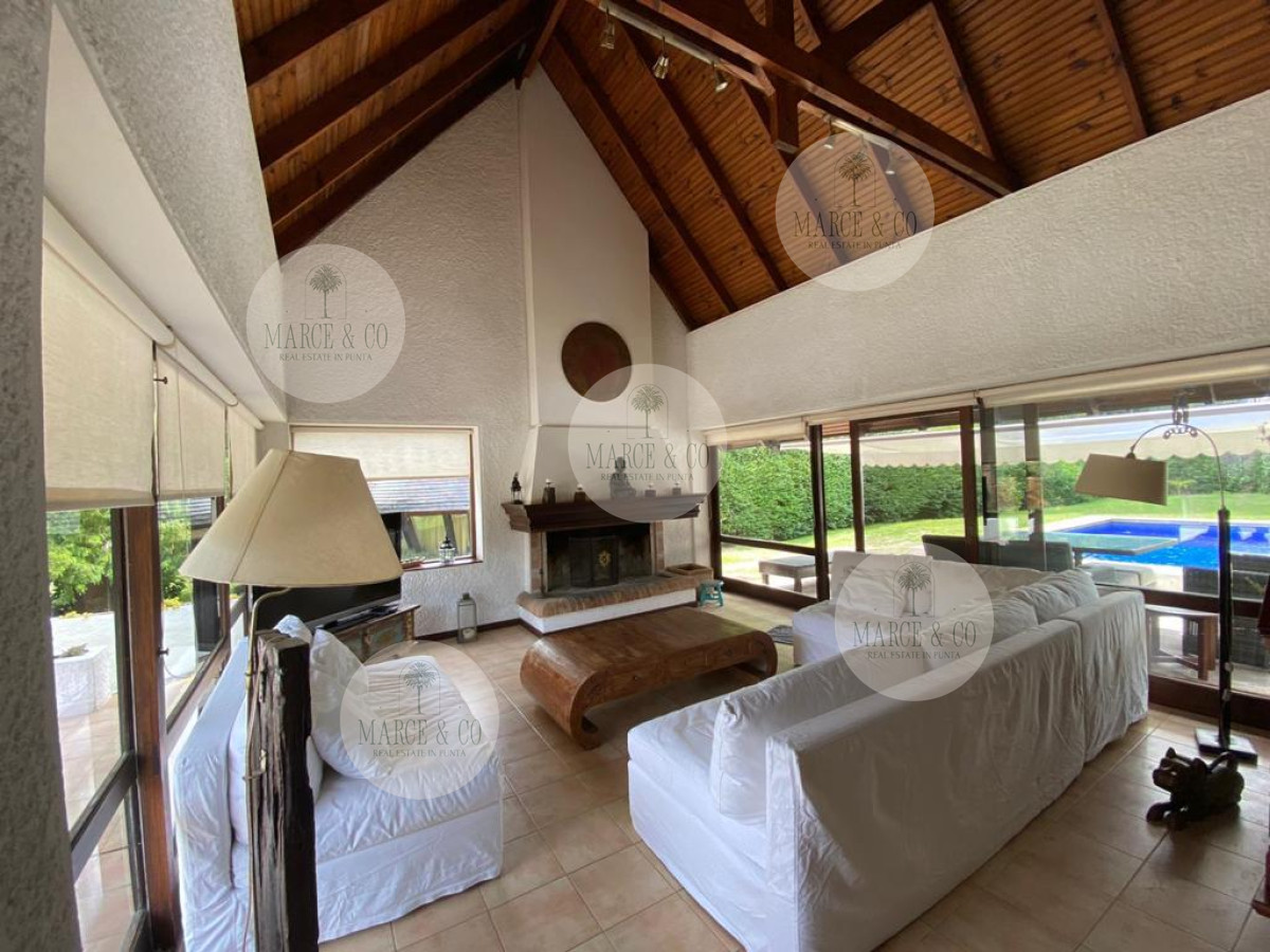 Casa ID.733 - ESPECTACULAR CASA EN LUGANO 5 DORMITORIOS 4 BAÑOS 