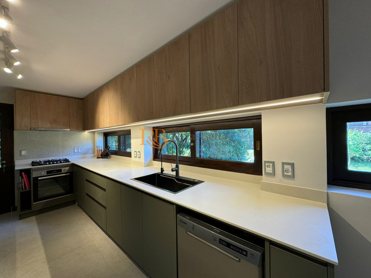 Casa ID.76 - ESPECTACULAR CASA EN LUGANO 5 DORMITORIOS 4 BAÑOS 