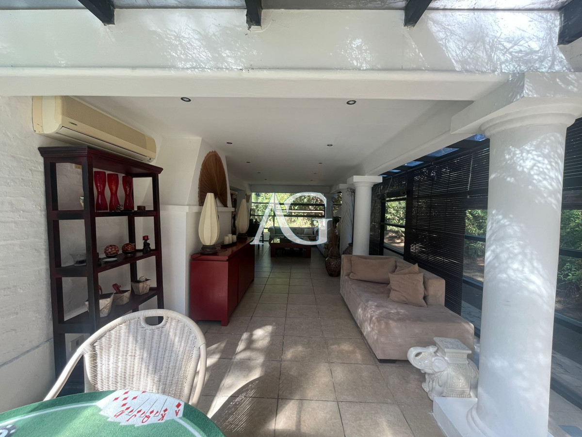 Casa ID.277 - Casa en Alquiler de Temporada en Punta del este con gran capacidad  , a pasos de Playa Brava 