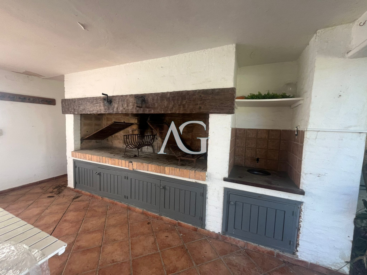 Casa ID.277 - Casa en Alquiler de Temporada en Punta del este con gran capacidad  , a pasos de Playa Brava 