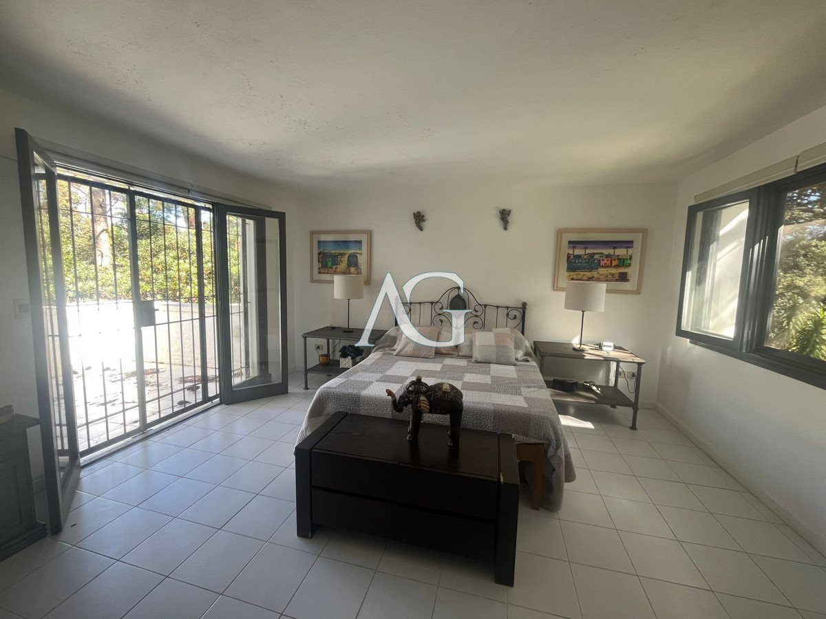 Casa ID.277 - Casa en Alquiler de Temporada en Punta del este con gran capacidad  , a pasos de Playa Brava 