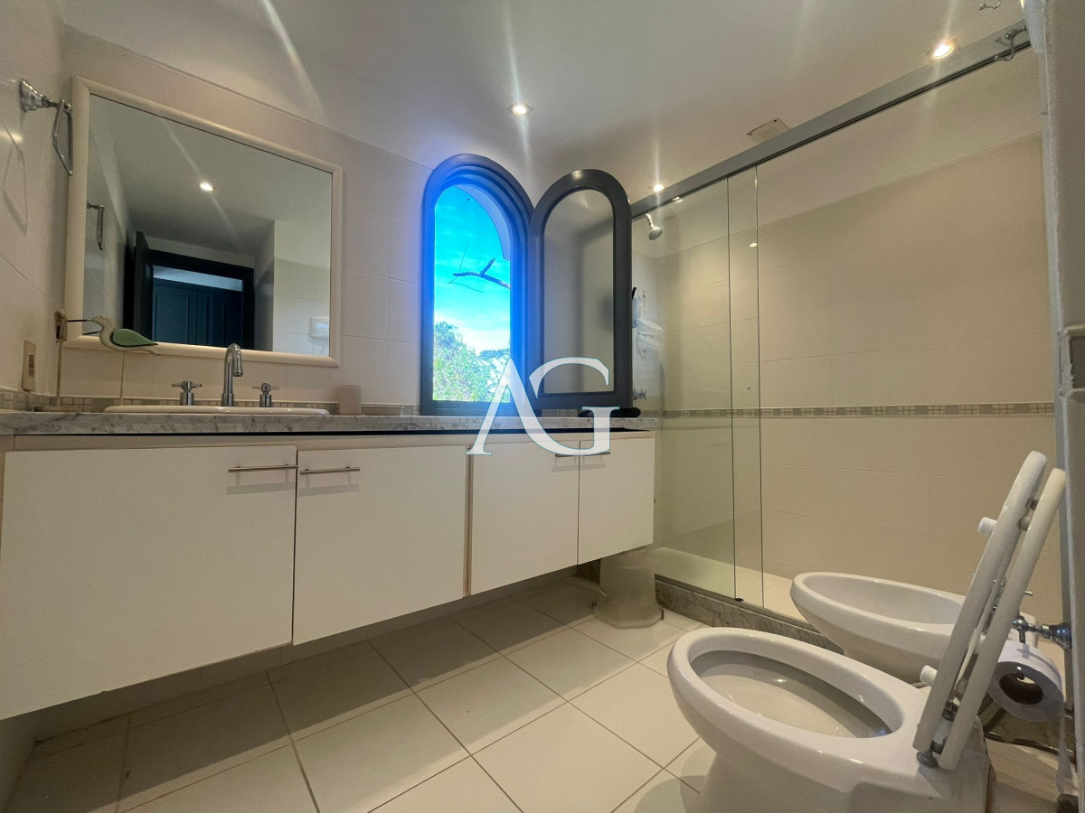 Casa ID.277 - Casa en Alquiler de Temporada en Punta del este con gran capacidad  , a pasos de Playa Brava 