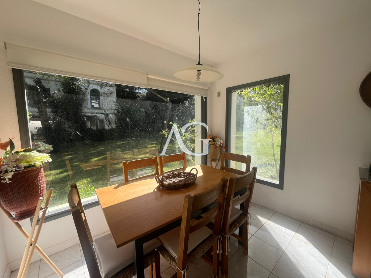 Casa ID.277 - Casa en Alquiler de Temporada en Punta del este con gran capacidad  , a pasos de Playa Brava 