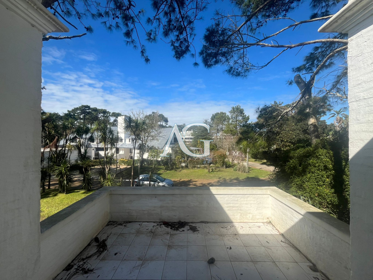 Casa ID.277 - Casa en Alquiler de Temporada en Punta del este con gran capacidad  , a pasos de Playa Brava 